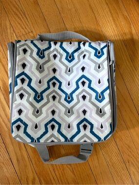 Thirty One Travel cosmetic/toiletry bag
